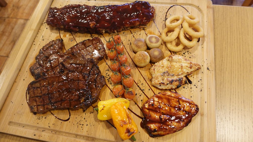 Genussvolle Vielfalt im Restaurant The Cockerel Albufeira | Kulinarische Erlebnisse für die ganze Familie.