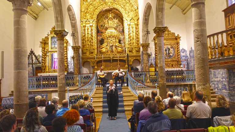 Fado in Tavira - Authentischer Gesang und Geschichte bei „Fado com Historia“.
