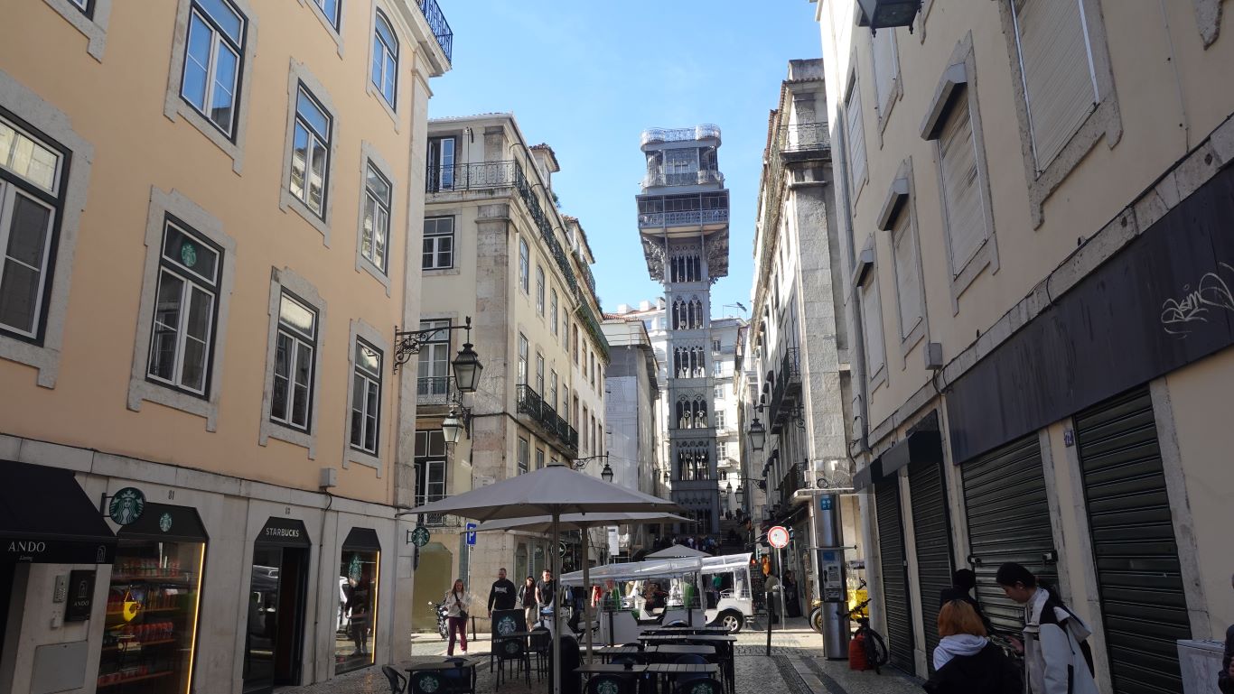 Aufzug Elevador de Santa Justa in Lissabon