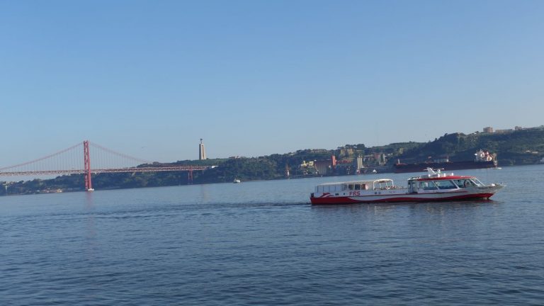 Die MS Hanseblick auf dem Tejo