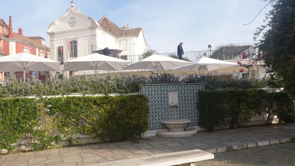 Ein Ort zum Verweilen: Miradouro de Santa Luzia