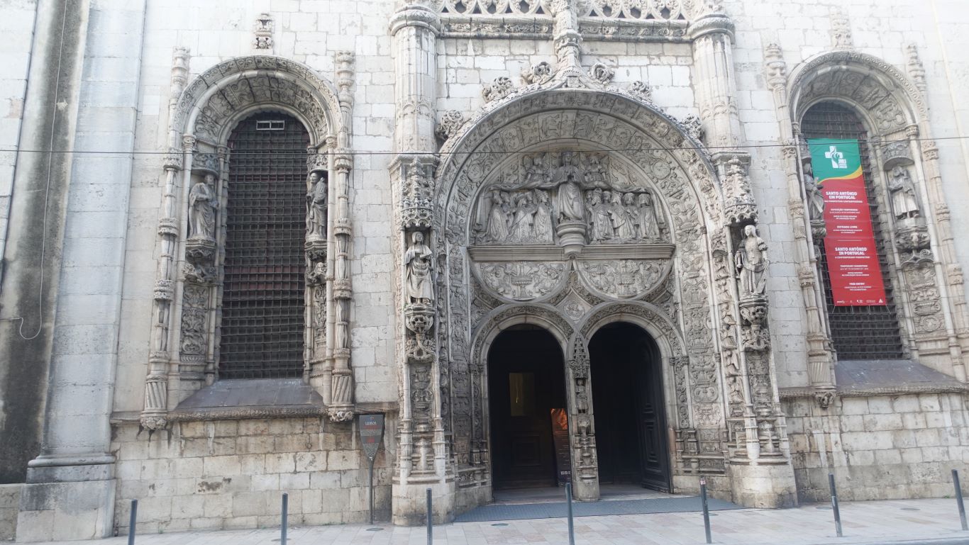 Eingang zur Igreja de Nossa Senhora da Conceicao Velha
