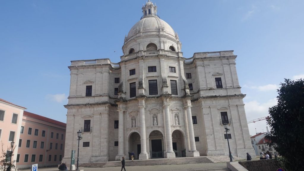 Außenansicht: Nationales Pantheon in Lissabon: Grabesstätte berühmter Portugiesen.