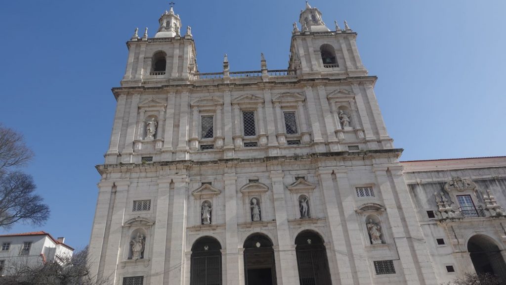 Außenansicht des Kloster Sᾶo Vicente da Fora: Weltweit größte Fliesensammlung