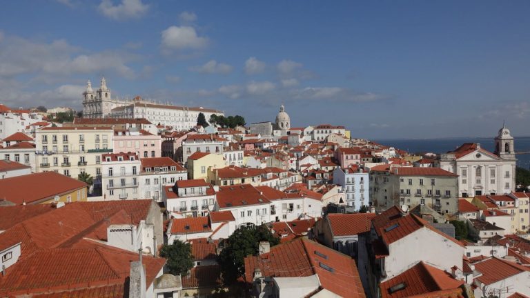 Aussichtspunkt „Miradouro das Portas do Sol”: Faszinierender Ausblick auf Lissabon