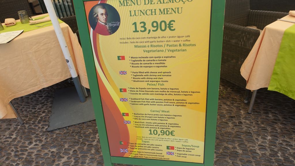 Preiswerter Mittagstisch - Angebotstafel
