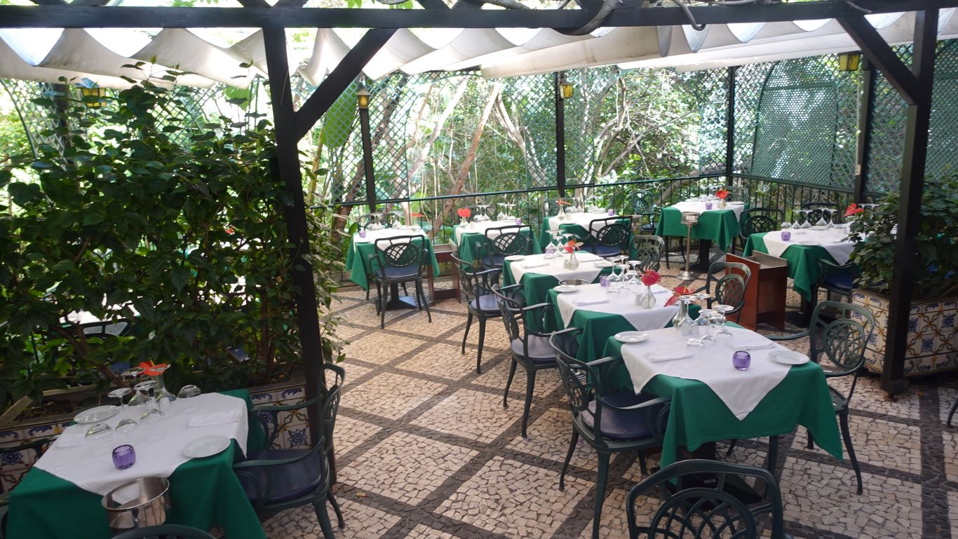 Einmalige Atmosphäre im traditionellen Restaurant Casa Velha in Funchal