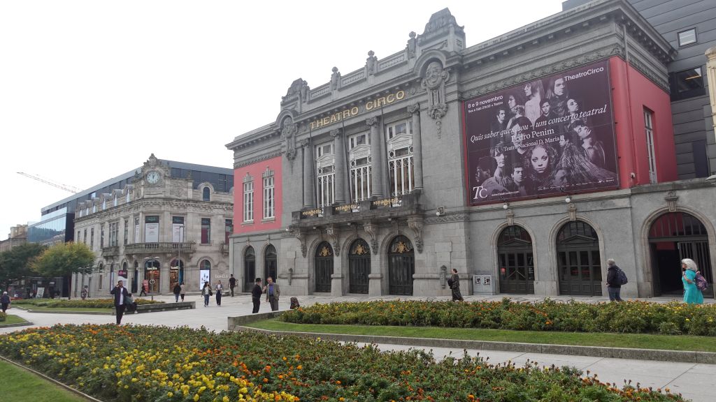 Blick auf das Theatro Circo