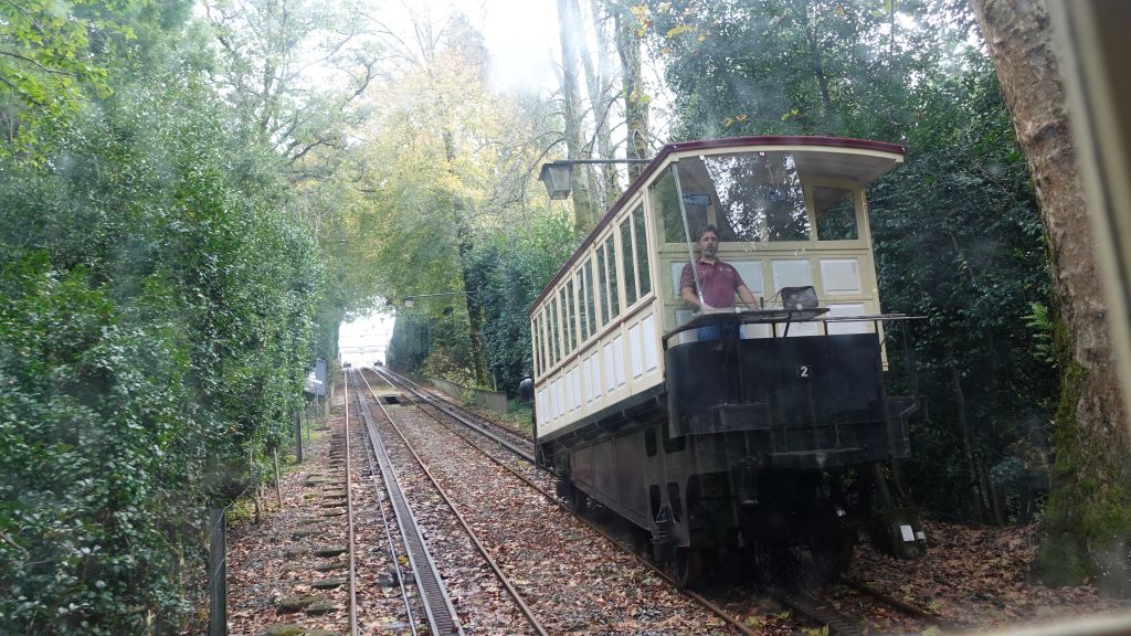 Die mit Wasserkraft betriebene Standseilbahn