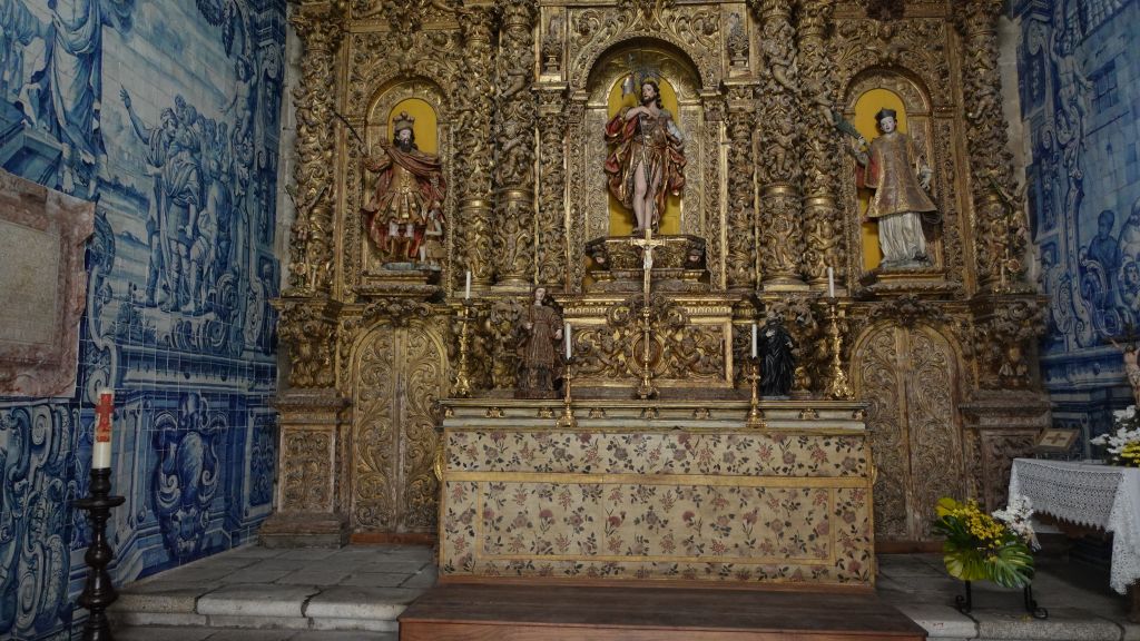 Ganz vorn am Altar