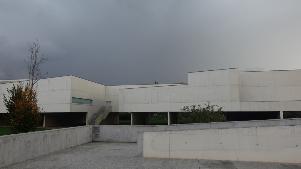 Museu de Arte Contemporânea Nadir Afonso von außen