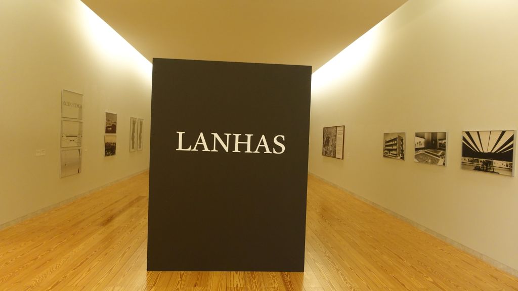 Ständig wechselnde Ausstellungen zeitgenössischer Kunst werden präsentiert