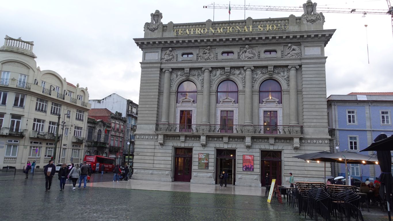 Teatro Nacional Sao Joao (Nationaltheater Porto) - Außenansicht