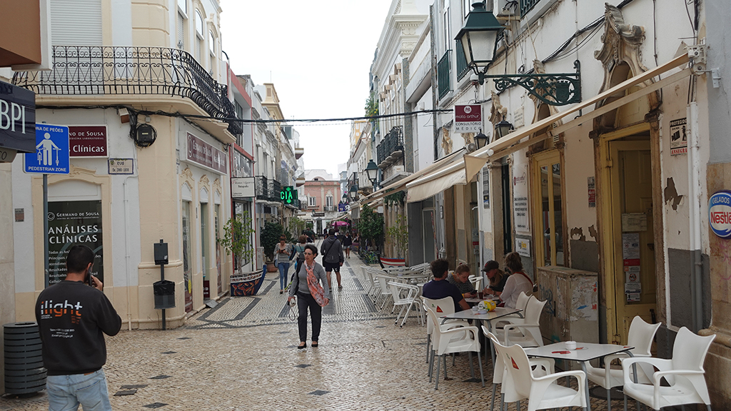 Olhão - Ladenstraße im Ortskern