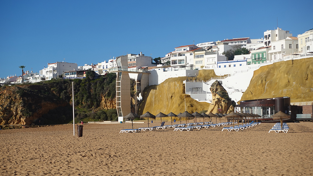 Albufeira: Partymeile und wunderschöne Strände