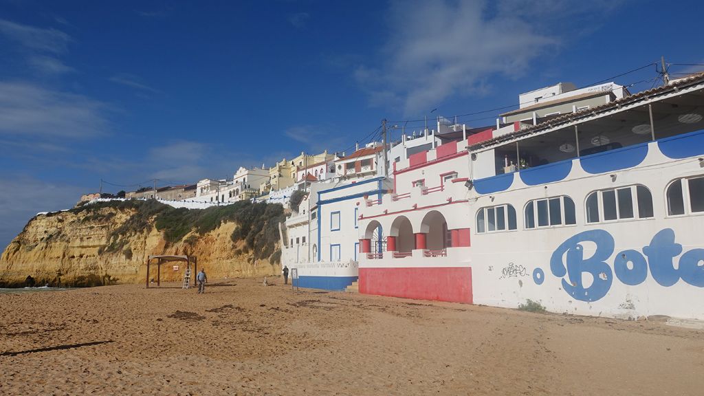 Carvoeiro: Malerische Küste und erstklassige Golfplätze