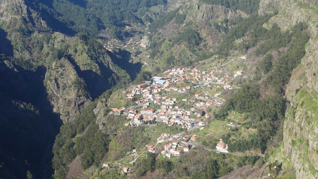 Blick von oben ins Nonnental