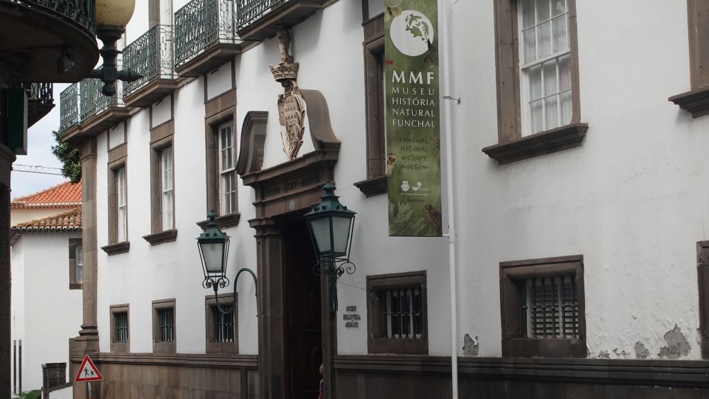 Der deutsche Wissenschaftler Dr. Günter Maul war von 1943 bis 1981 Direktor des Museums - Außenansicht